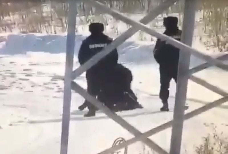 Астанада полиция қызметкерлері төбелесіп қалды. Олар қызметінен қуылды