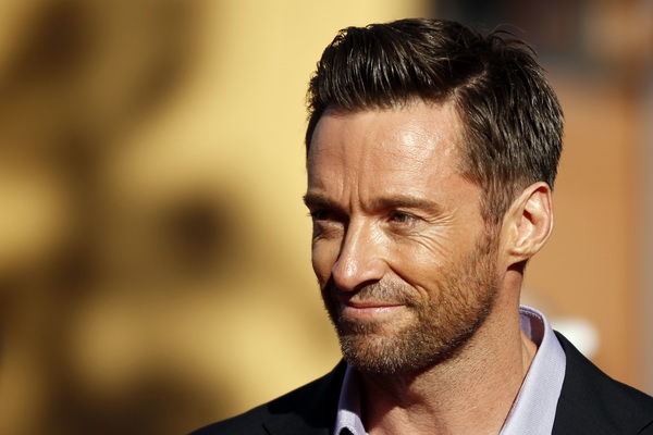 Cast member Hugh Jackman poses at the movie premiere of "Real Steel" in Los Angeles October 2, 2011. REUTERS/Danny Moloshok (UNITED STATES - Tags: ENTERTAINMENT)