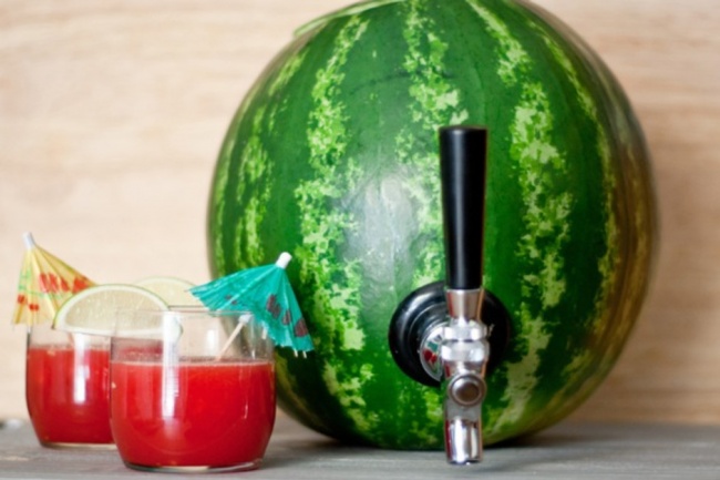 10184015-watermelon-cocktail-keg-2_hfas1a1-650-1466072404