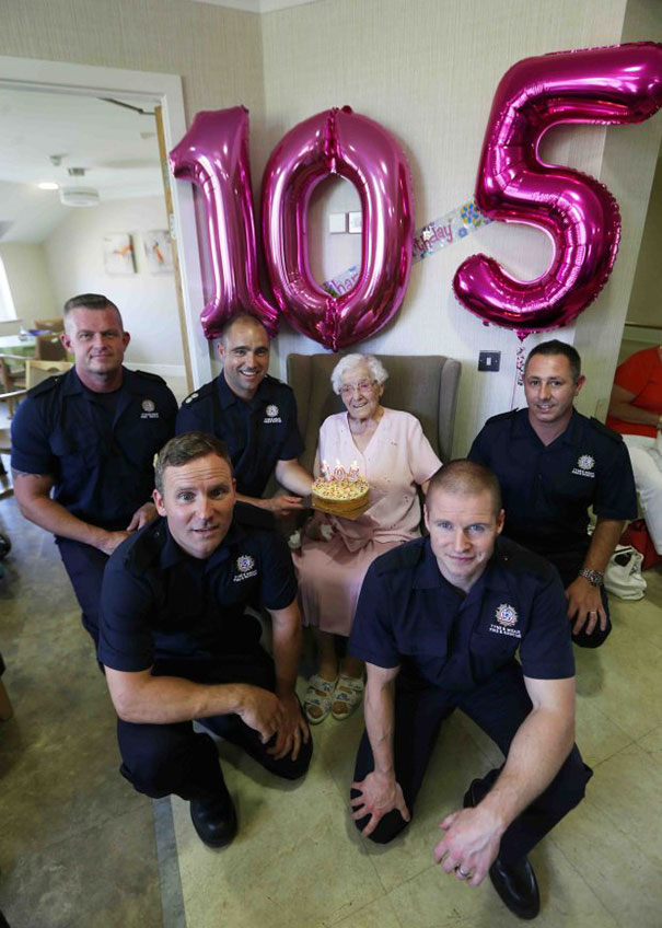 105-year-old-grandmother-birthday-wish-fireman-ivena-smailes-1