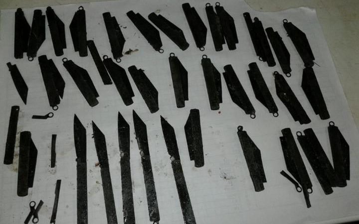 106370657-knives-removed-from-man-large_trans++EDjTm7JpzhSGR1_8ApEWQA1vLvhkMtVb21dMmpQBfEs