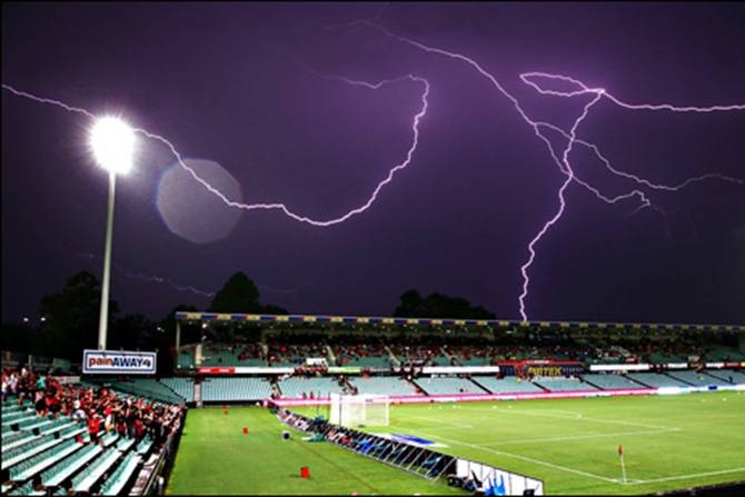 A-League Rd 21 - Western Sydney v Melbourne...SYDNEY, AUSTRALIA - MARCH 11: Lightning strikes delay the start of play before the round 21 A-League match between the Western Sydney Wanderers and Melbourne City FC at Pirtek Stadium on March 11, 2015 in Sydney, Australia. (Photo by Matt King/Getty Images)