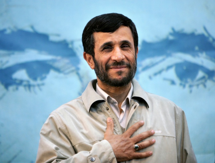 57831-INNERRESIZED600-700-Ahmadinegad