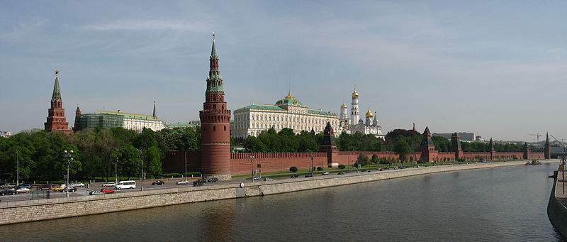 800px-Panorama_of_Moscow_Kremlin