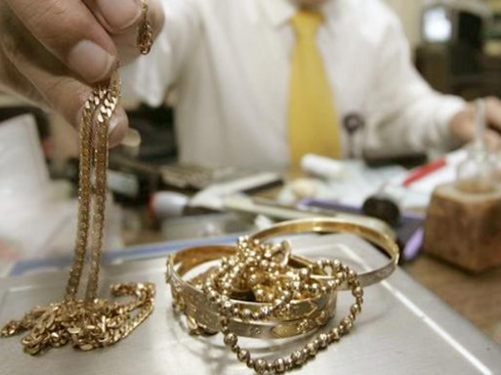 Ақмола облысында дәрі-дәрмекке ақша таппағандар алтындарын ломбардқа өткізіп жатыр