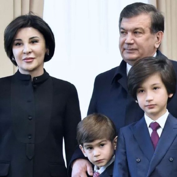 Өзбек президенті әйелінің сұлулығы көпшілікті тәнті етті 