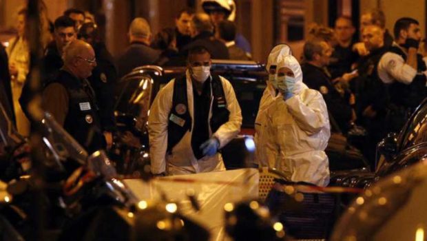 Парижде Шешенстанның тумасы көшедегілерге пышақпен шабуылдап, бір адамды өлтірді