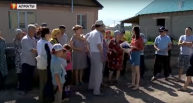 Алматы облысының тұрғындары қиыршық тастары бар сумен оразаларын ашып жүр