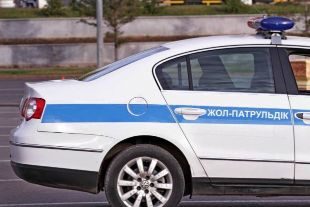 Астанада полицейлер қызметтік көлігімен екі баланы қағып кетті