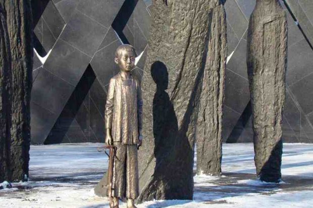 Астанада қоладан жасалған мүсінді ұрлап кеткен ер адам 4 жылға сотталды