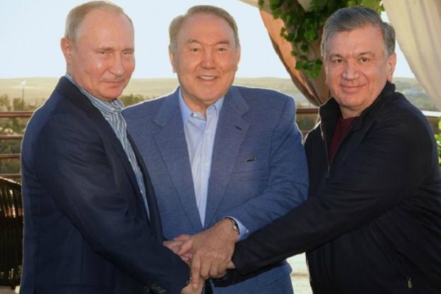 Нұрсұлтан Назарбаев Ресей және Өзбекстан президенттерімен кездесті