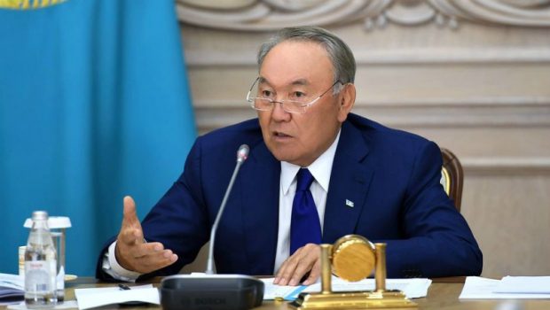 Назарбаев шенеуніктерге отандық өнімдерді тұтынуға кеңес берді 