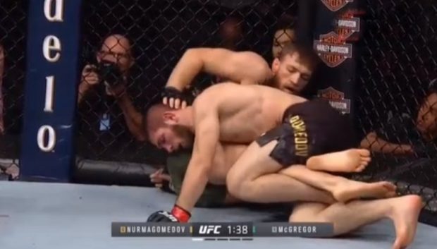Хабиб Нұрмағамедов UFC-дің чемпион атағын қорғап, Макгрегорды жеңді