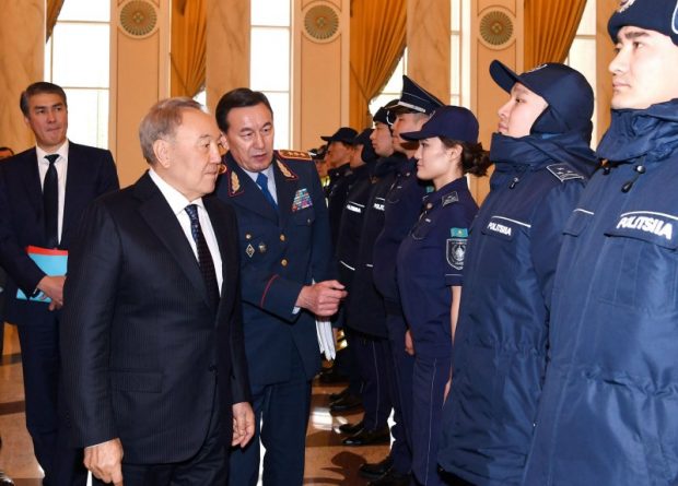 Назарбаев полиция жұмысы туралы: Адамдар өзін қауіпсіз сезінбейді